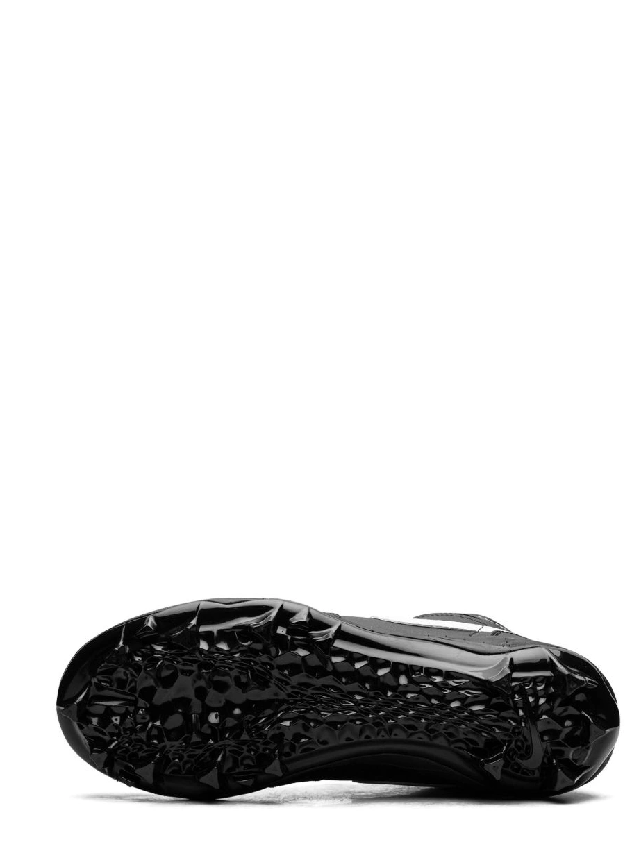 Reasonable cleats Jordan 
